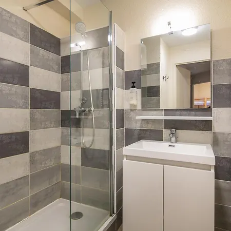 Hotel apartamentowy Vacanceole La Perriere Saint-Colomban-des-Villards